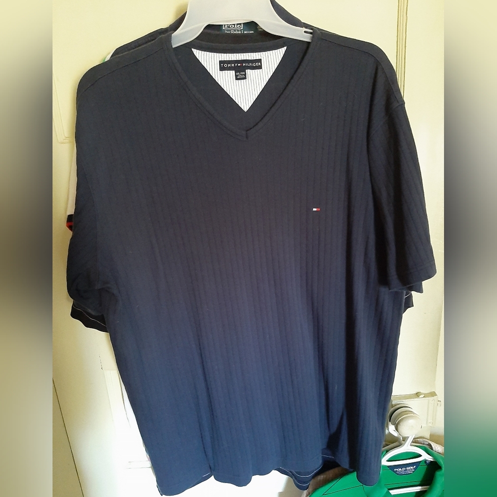 TOMMY HILFIGER Ribbed V Neck EUC